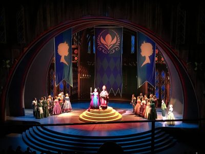 待つ価値アリ カリフォルニアディズニーの アナと雪の女王 のショー Frozen Live At The Hyperion がすごい リブアメ 和ごころla