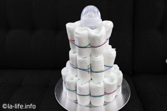 アメリカで人気のダイパーケーキ（diaper cake）おむつケーキ３段の簡単な作り方